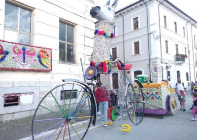 Carro allegorico bicicletta gigante