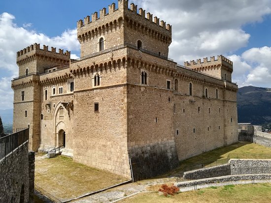 Castello Piccolomini