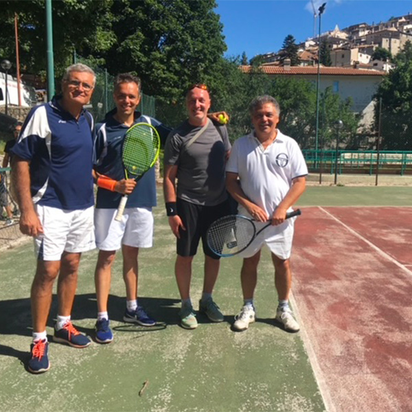 Partita tra amici tennisti a Rovere